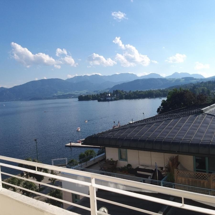 Fantastic And Mountain View, First Row Lakeside Apartment *