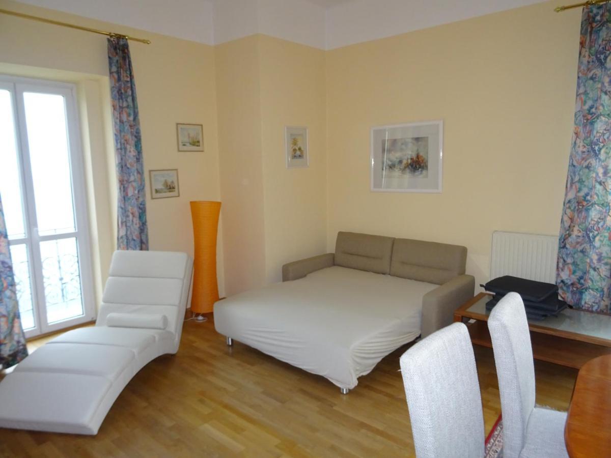 Fantastic And Mountain View, First Row Lakeside Apartment