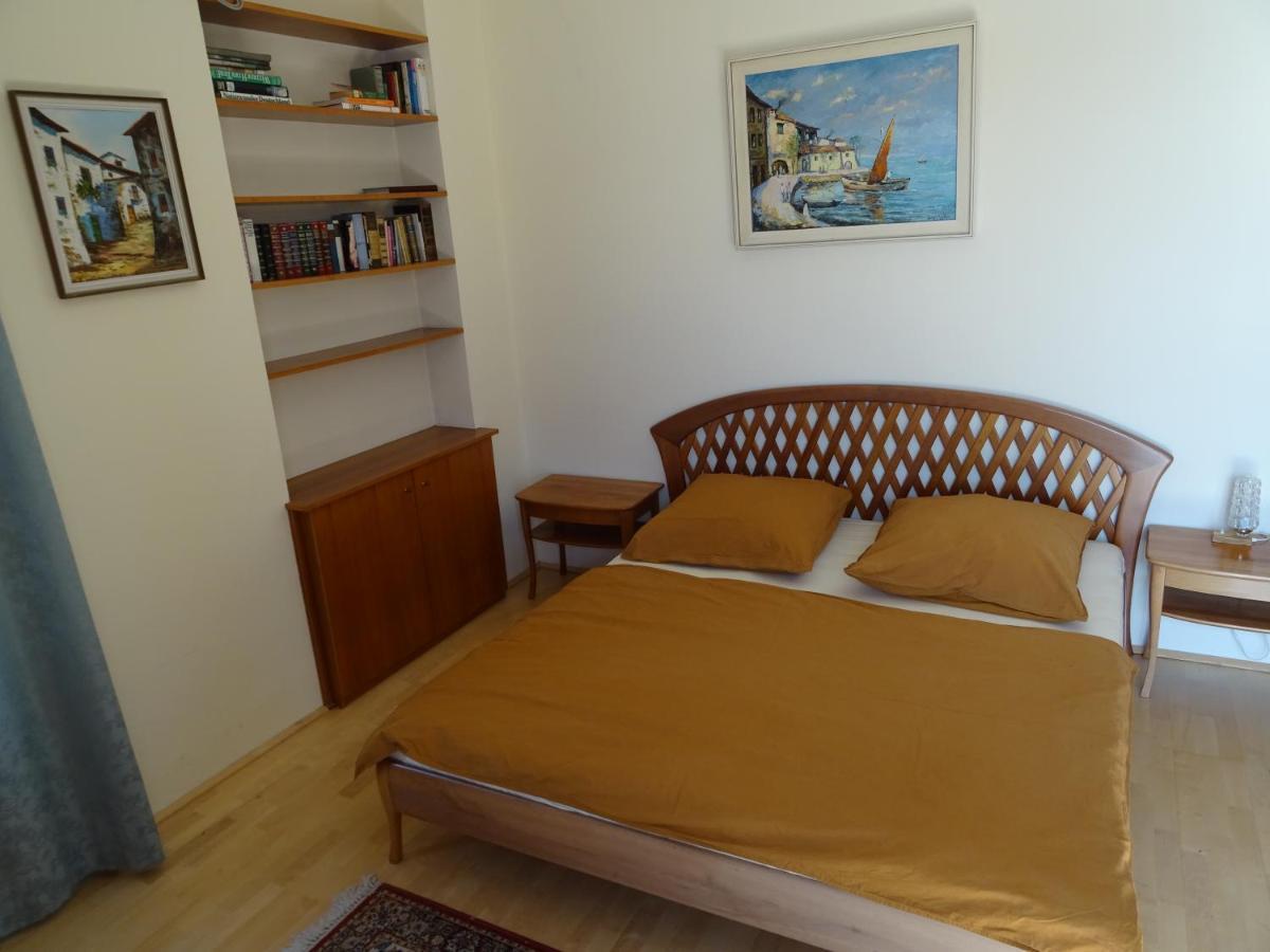 Fantastic And Mountain View, First Row Lakeside * Gmunden