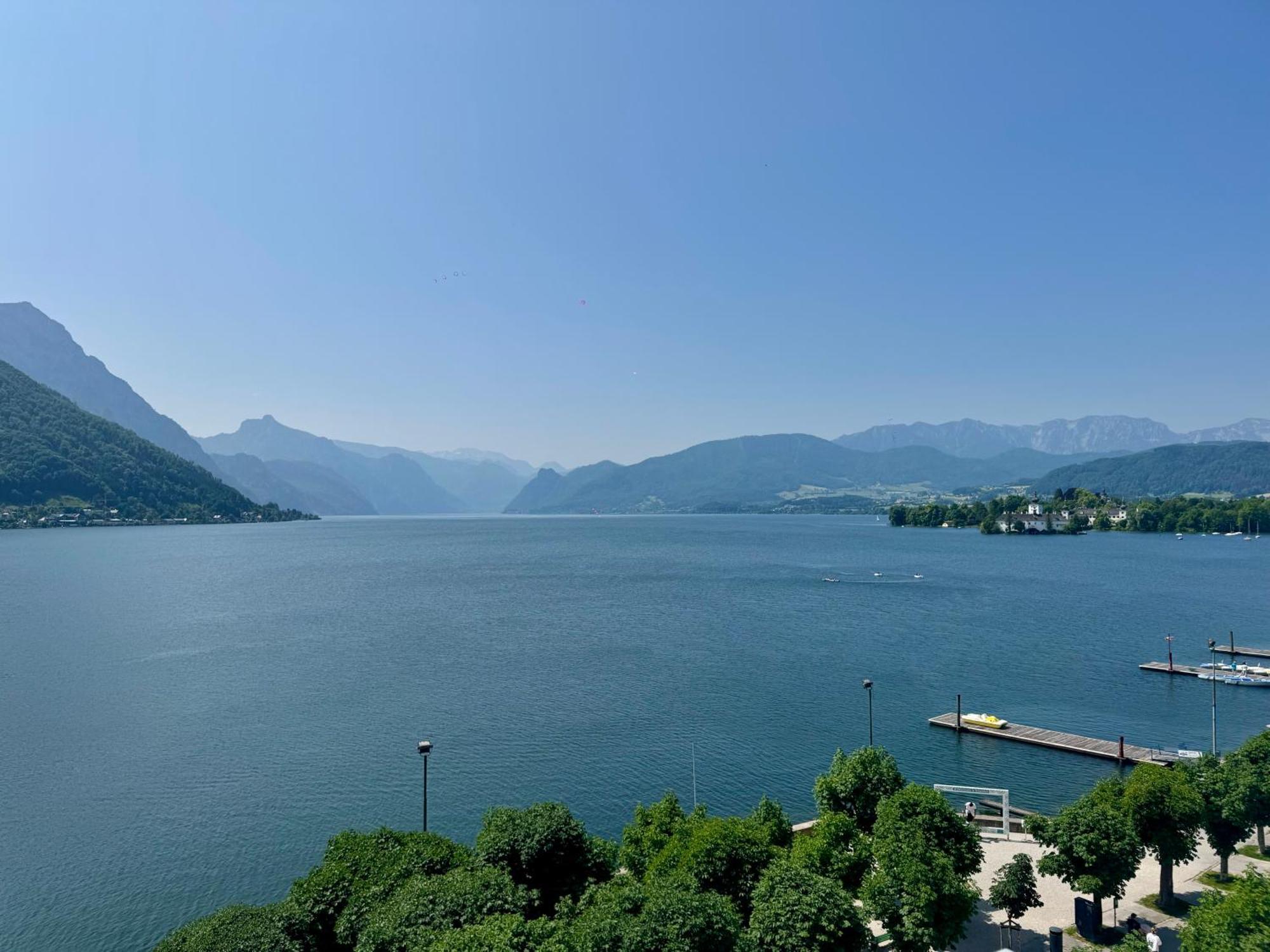 Fantastic And Mountain View, First Row Lakeside Apartamento *