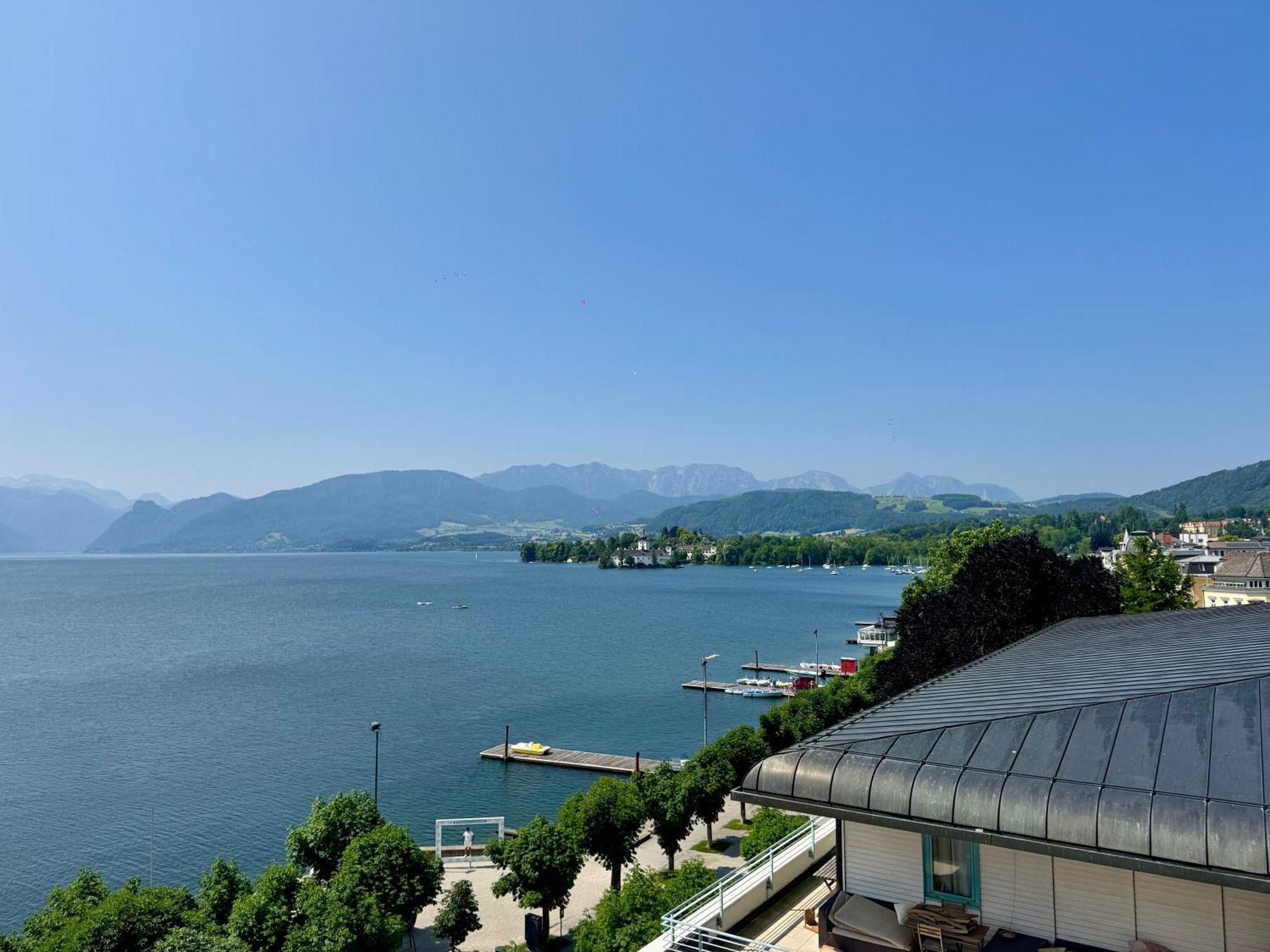 Fantastic And Mountain View, First Row Lakeside *